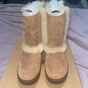 UGG® Sundance Short II Revival Water Repellent Boots